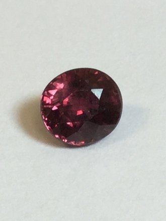 Red Spessartine Garnet 1.07 ct. 5.5 mm round gemstone Red Spessartine Garnet 1.07 ct. 5.5 mm round gemstone