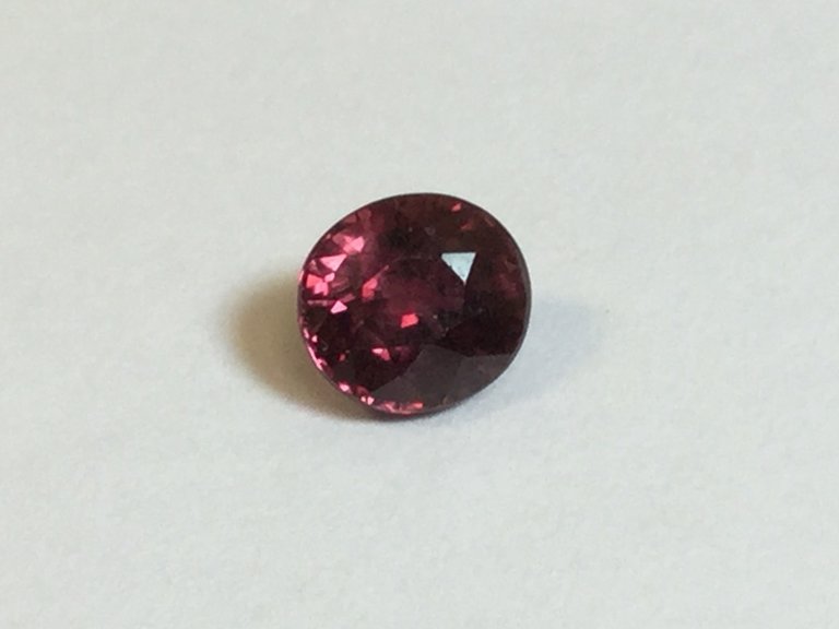 Red Spessartite Garnet 1.07 ct. 5.5 mm round gemstone