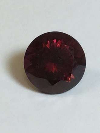 6.82 ct Rhodolite Garnet Red 11mm round Gemstone 6.82 ct Rhodolite Garnet Red 11mm round Gemstone