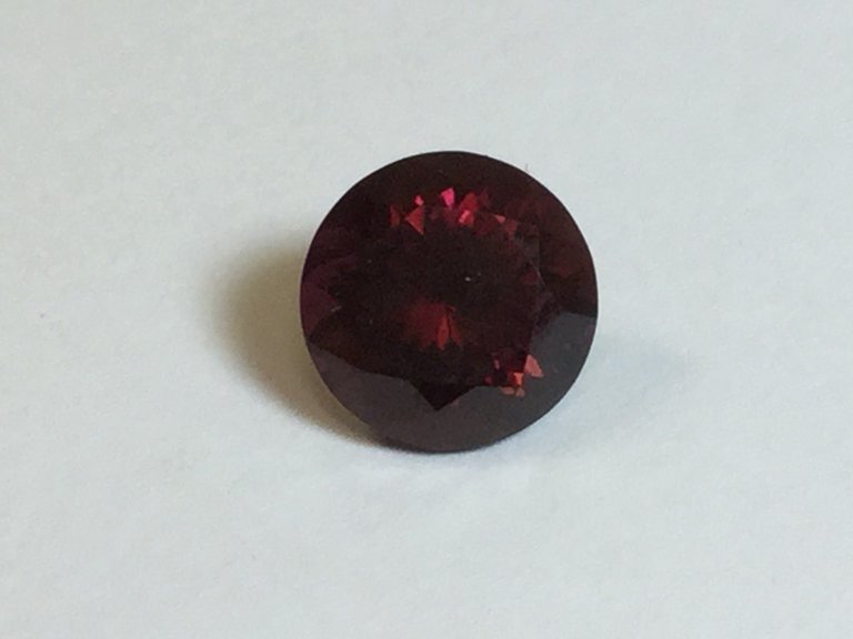 6.82 ct Rhodolite Garnet Red 11mm round Gemstone