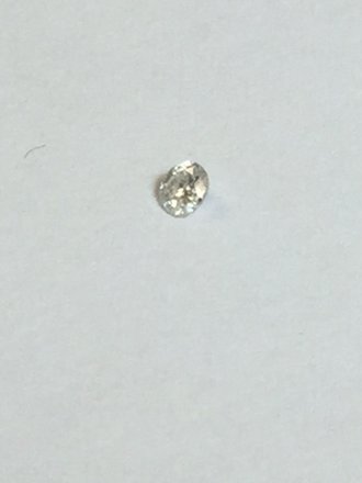 .07 ct round diamond SI1-SI2 2.6mm