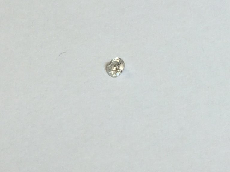 .07 ct round diamond SI1-SI2 2.6mm