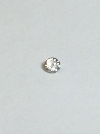 .10 ct round diamond SI1-SI2 3mm