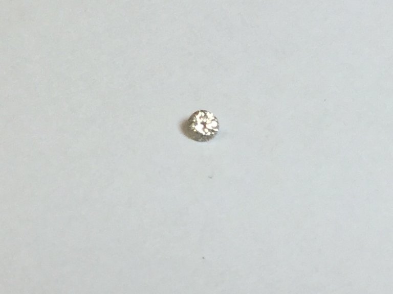 .09 ct round diamond SI1-SI2 2.8mm