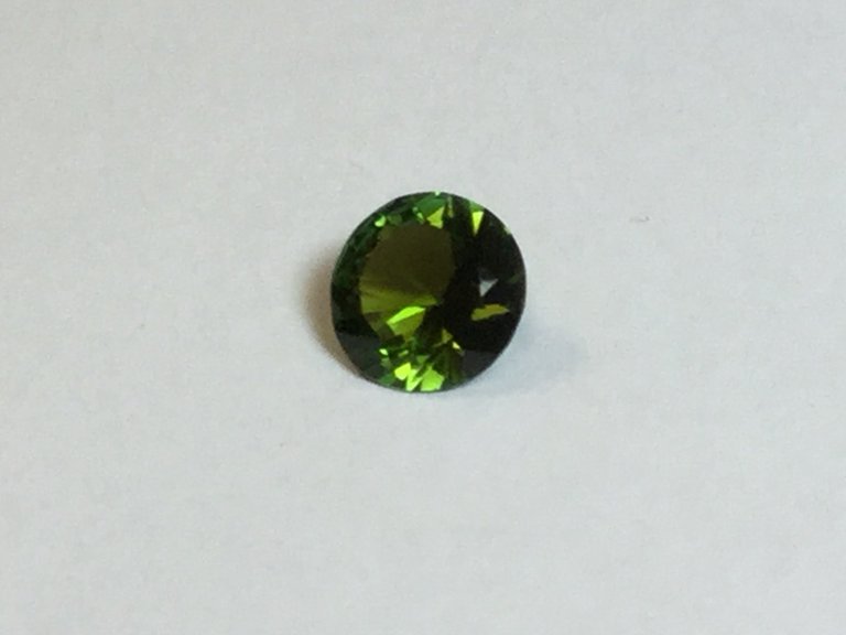 1.73 ct 9mm round green tourmaline gemstone