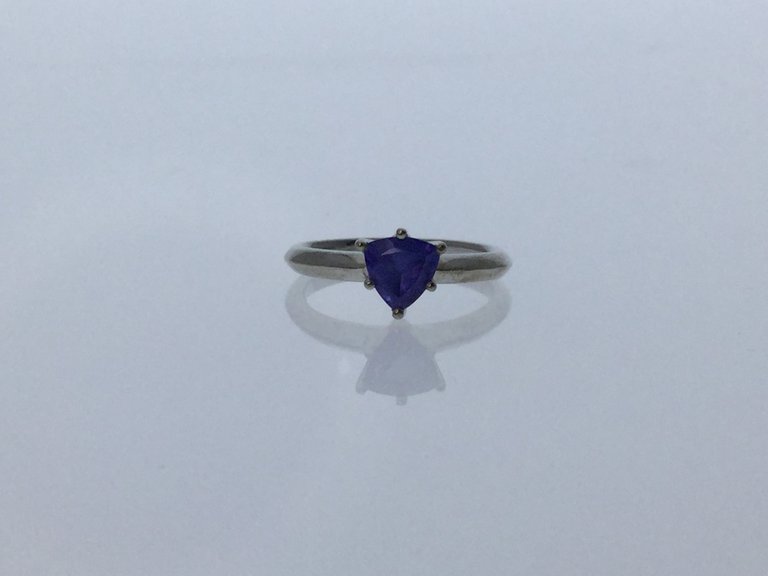 Sterling Silver .87 ct Tanzanite ring - size 6 1/2