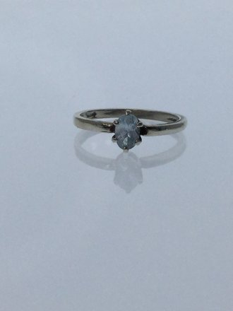 Sterling Silver .40 ct Blue Topaz Oval Ring - size 6 3/4