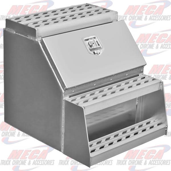 TOOL BOX W/ STEP 24" WIDE UNIV SADDLE BOX