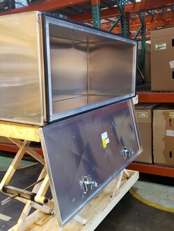 TOOL BOX DROP DOWN SMOOTH DOOR POL AL 24"X24"X60"
