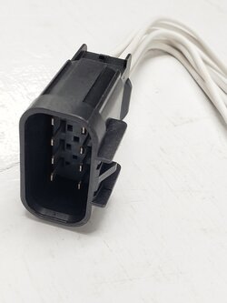 PLUG CONNECTOR MALE VOLVO HEADLIGHT PLUG