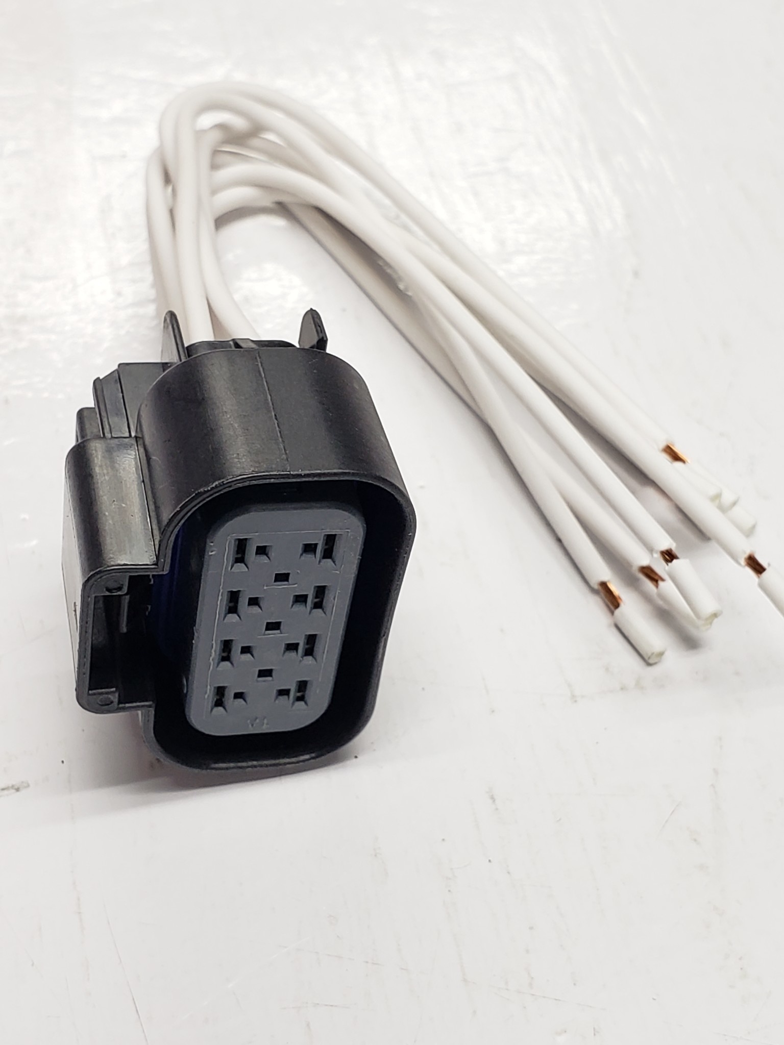 PLUG CONNECTOR FEMALE VOLVO HEADLIGHT PLUG