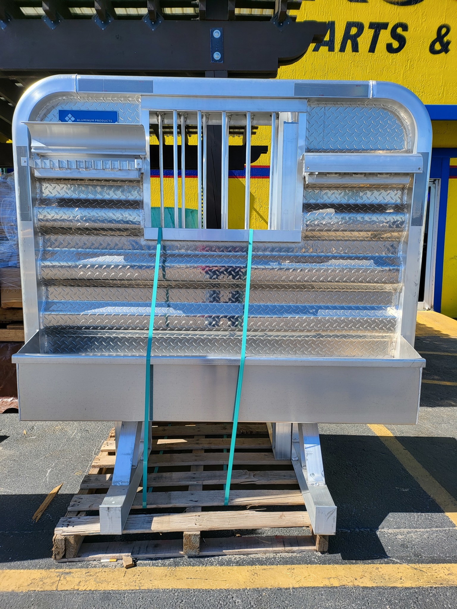 HEADER RACK 70" DIAMOND 2 CHAIN RKS 1 TRAY, WINDOW