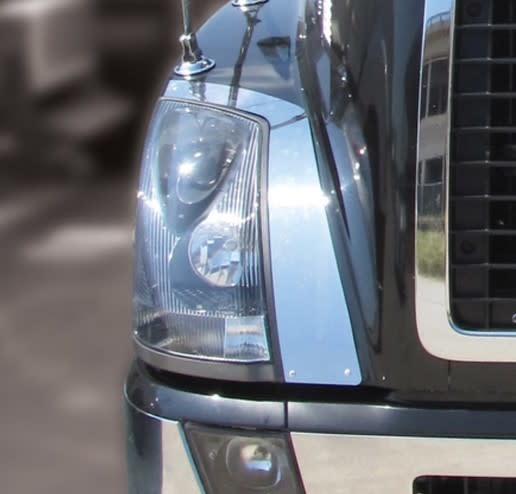 FENDER GUARD SET W/ CONTOUR VOLVO VN MODELS 2003+