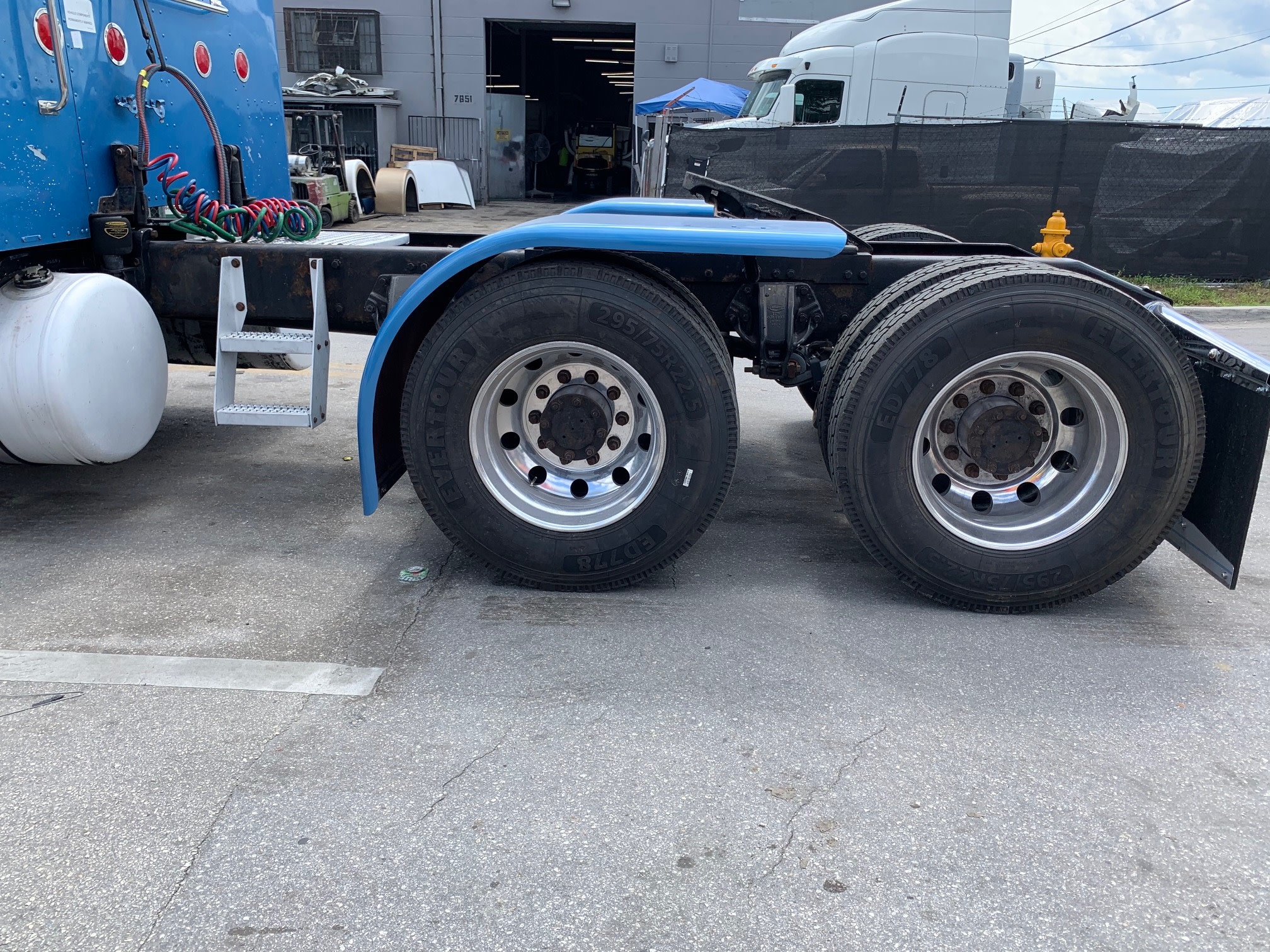 HALF FENDER EXTRA LONG STRAIGHT FIBERGLASS SET THIN