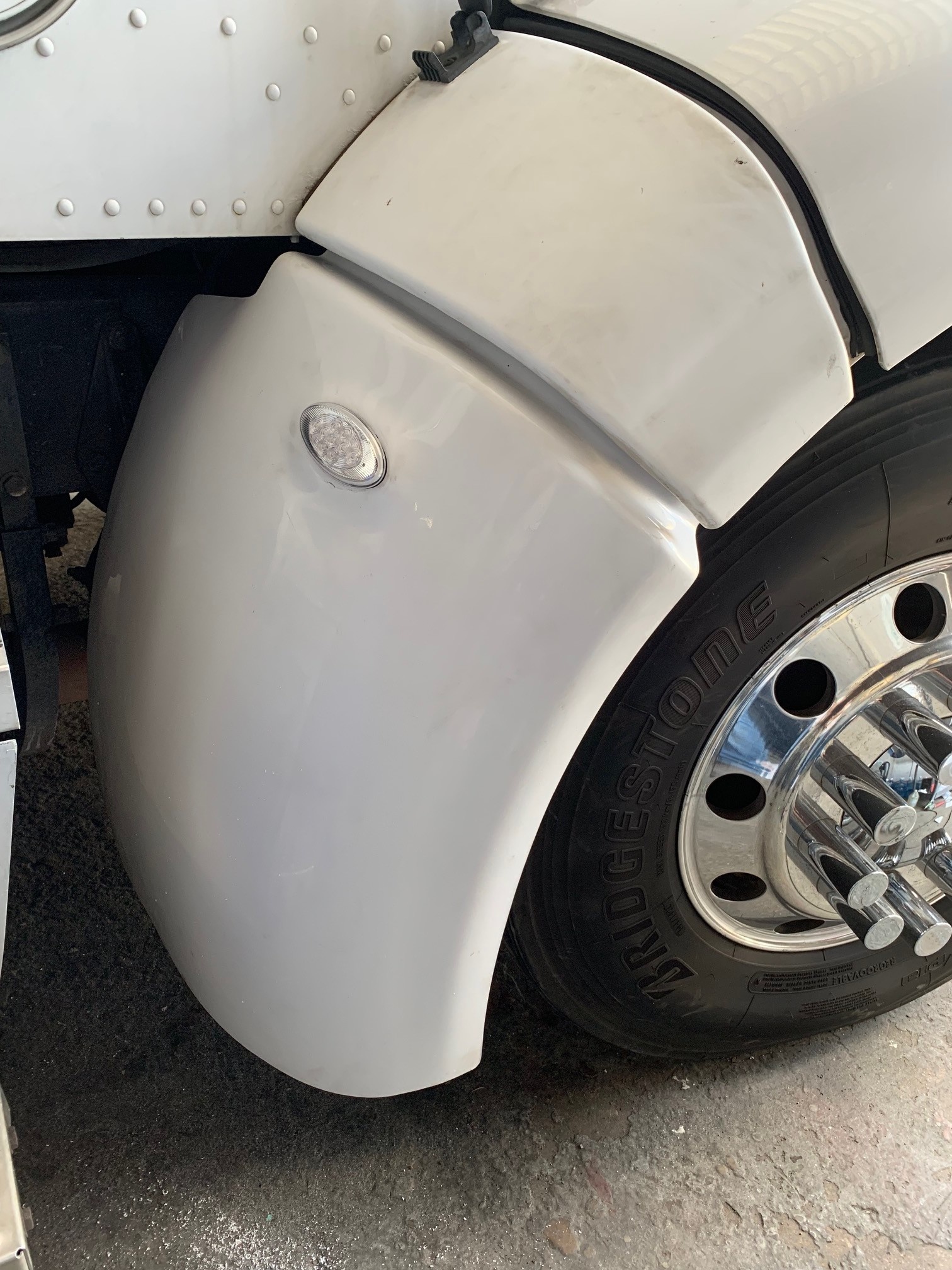 HOOD COWL FIBERGLASS PB 386 SET (DRIVER & PASSENGER)