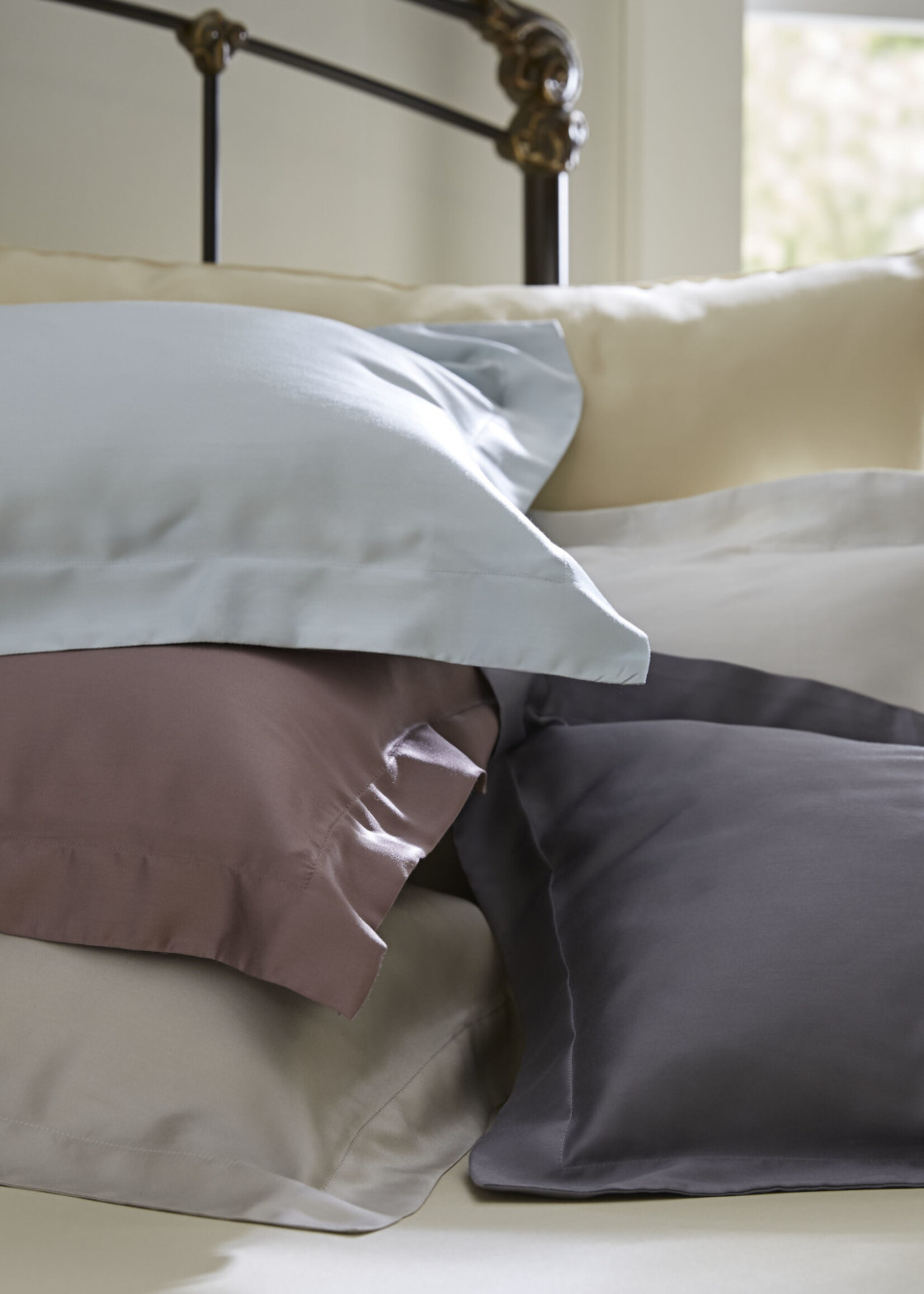 SDH LINENS LEGNA CLASSIC DUAL KING FITTED SHEET -