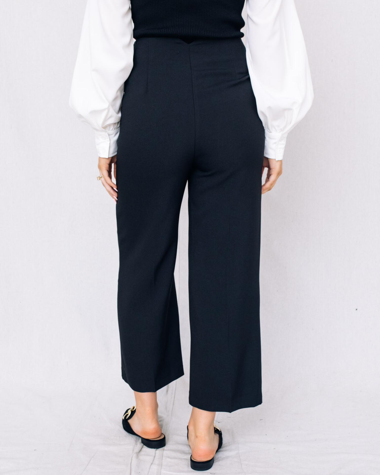 Old Money Double Button Wide Trousers - MAVEN