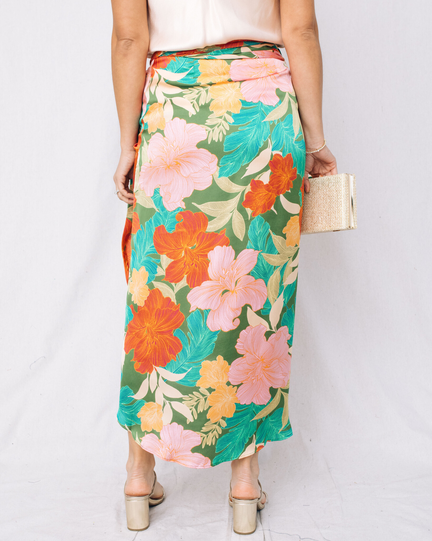 Trendy women's skirts and sarongs