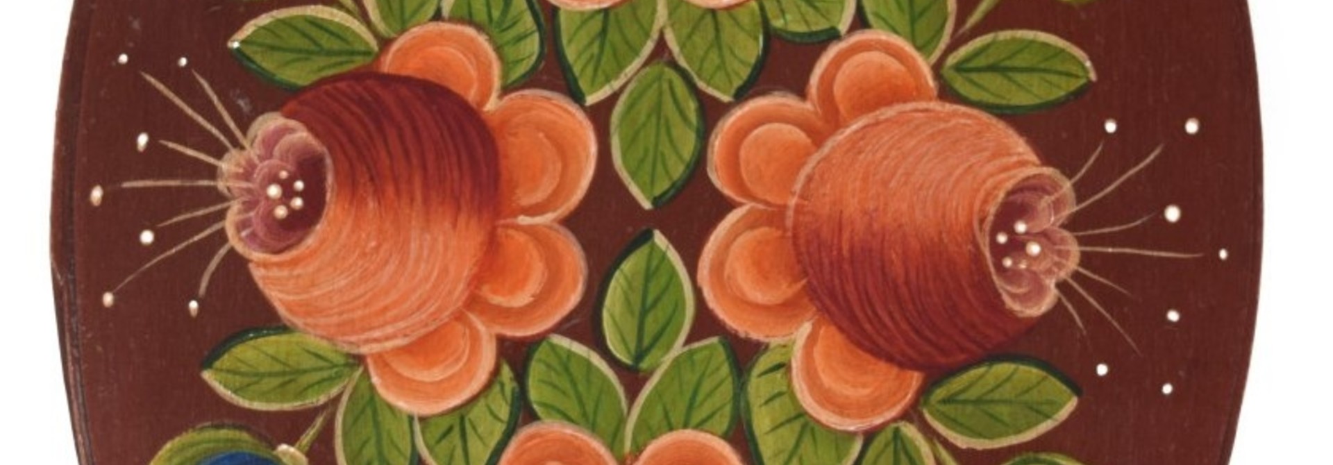 Oval box dark wood with roses
