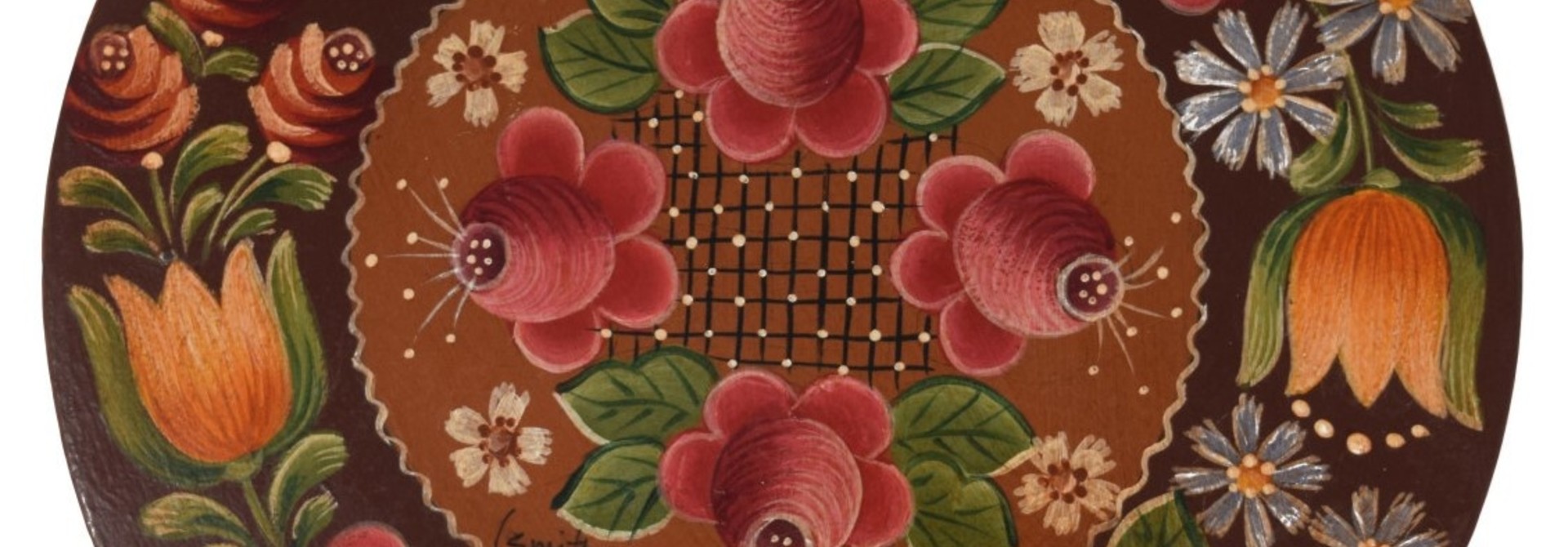 Round box brown with light brown center and flowers