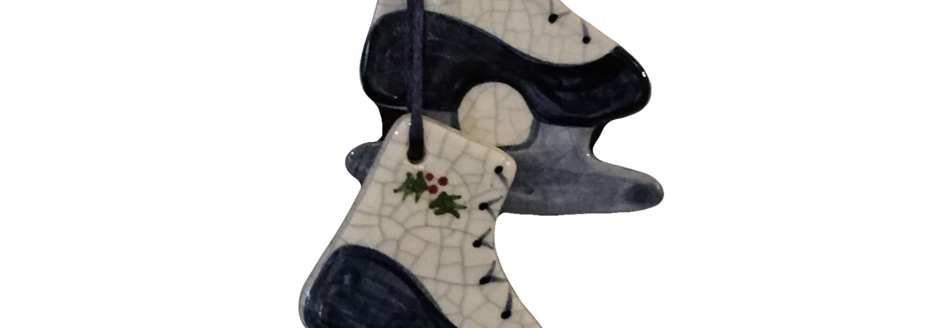 ICE SKATES