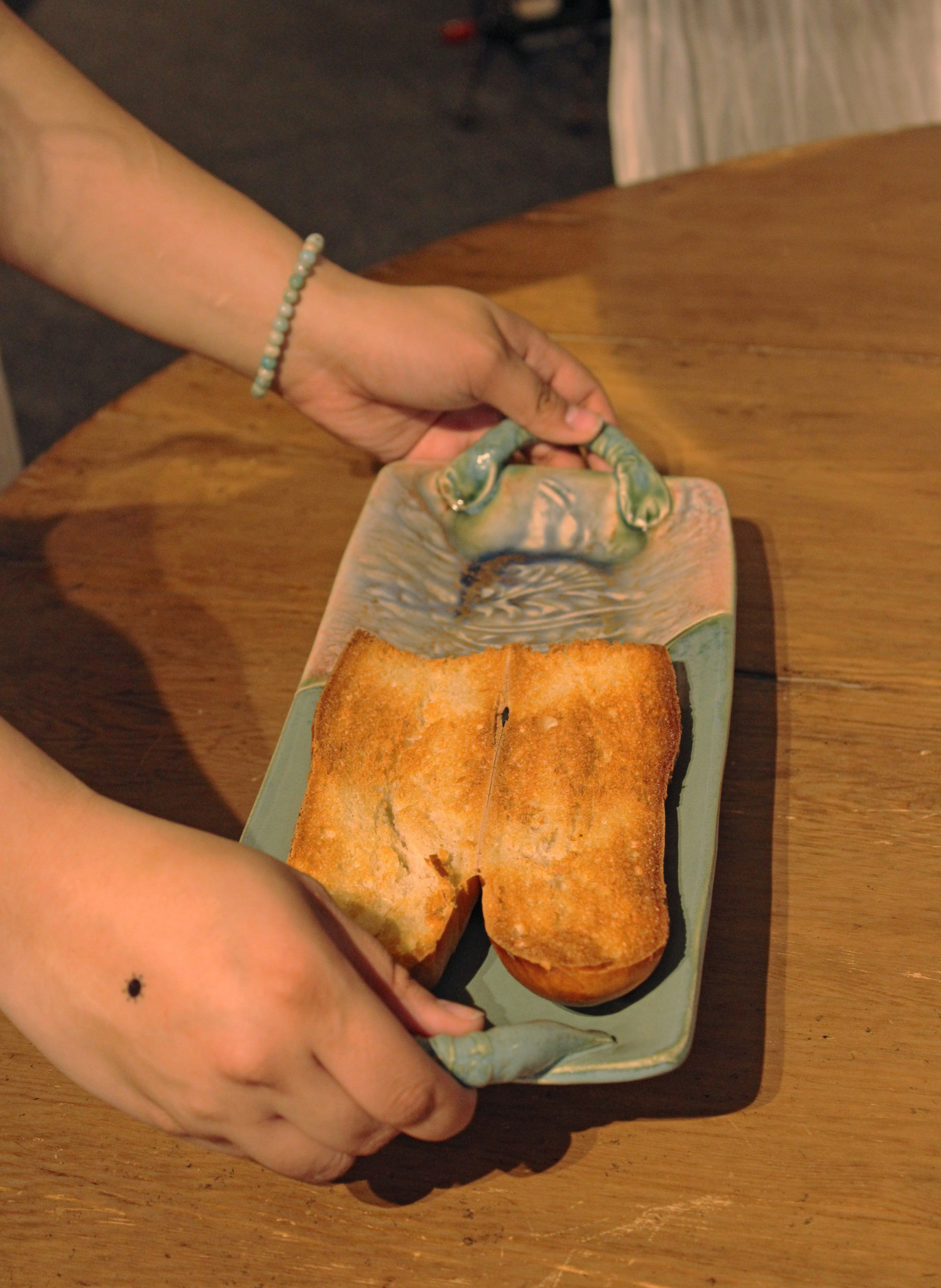 EARTHT Bread Tray Celadon Green