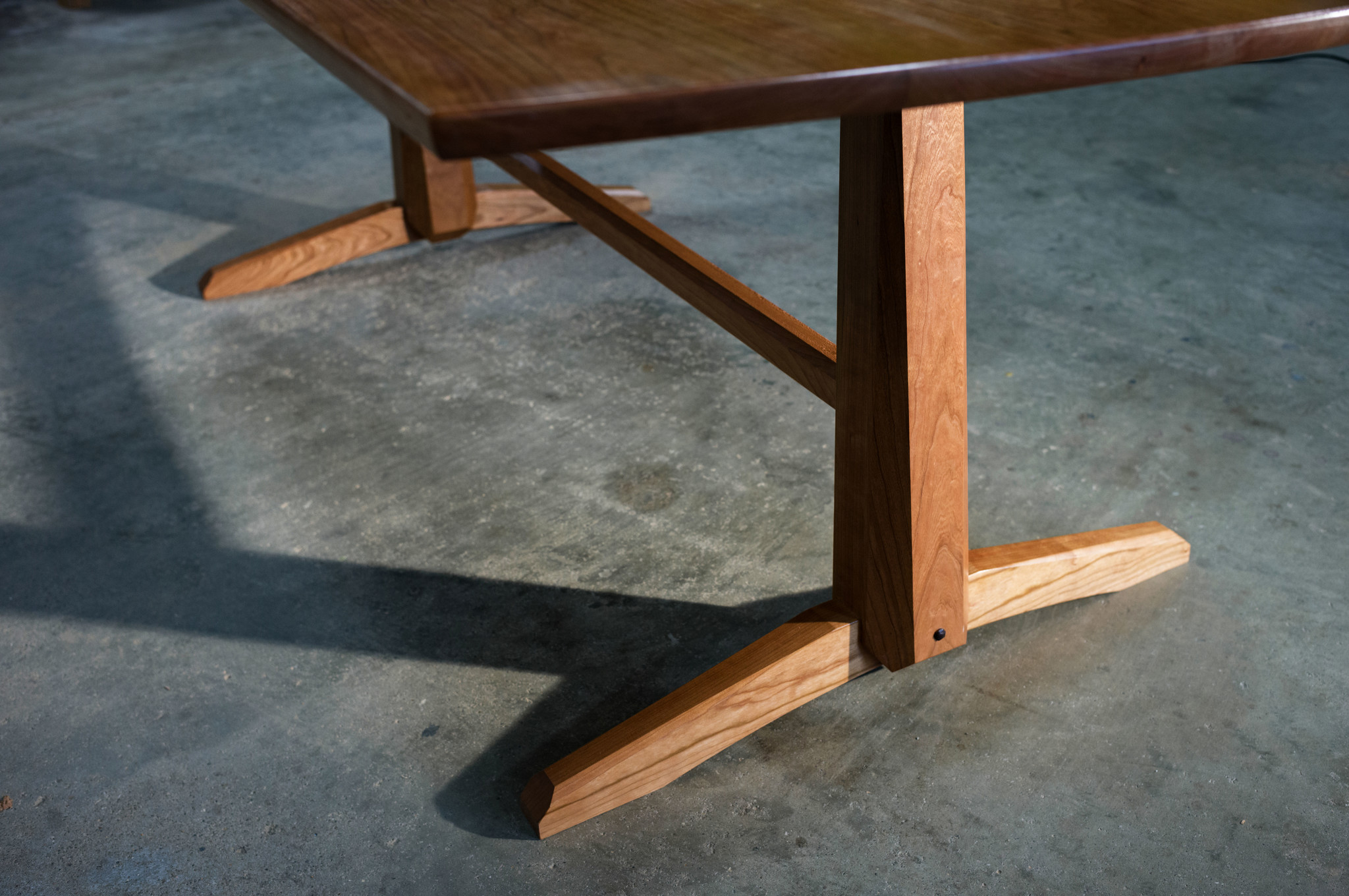 BWOOD People Collection Table