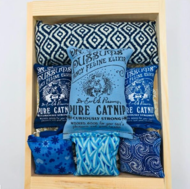 DrPuCat Assorted Kitty Crate Gift Box