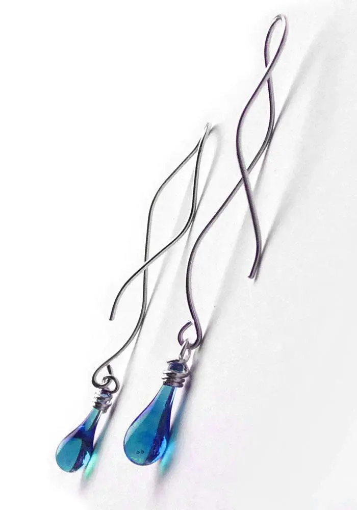 SUNDROP Illusion Glass Wavy Earrings