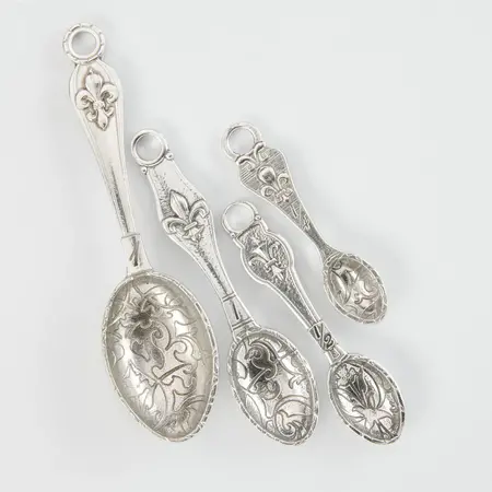 CROSBY Fleur De Lys Measuring Spoons