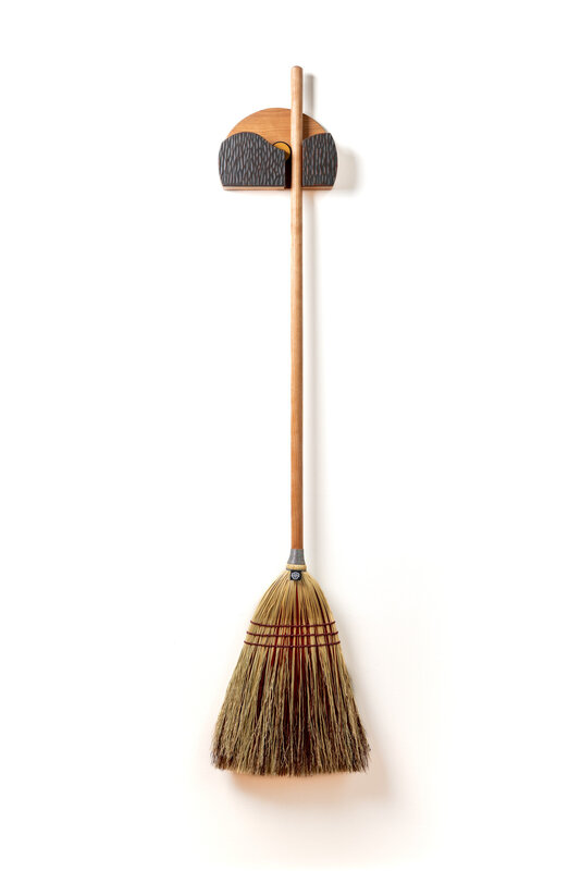 BROOM Sunrise Gravity Hanger, Broom Holder & Cherry Broom Set