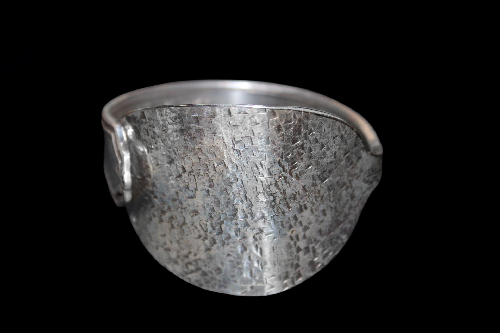 CGW HAMMERED LARGE BANGLED Spoon #1001