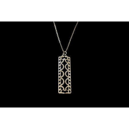 GOOSE Filigree Rectangle Necklace