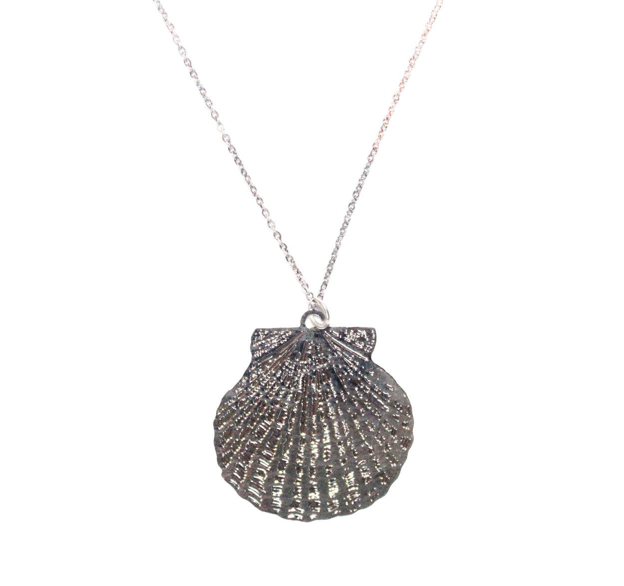 GOOSE Scalloped Shell Necklace