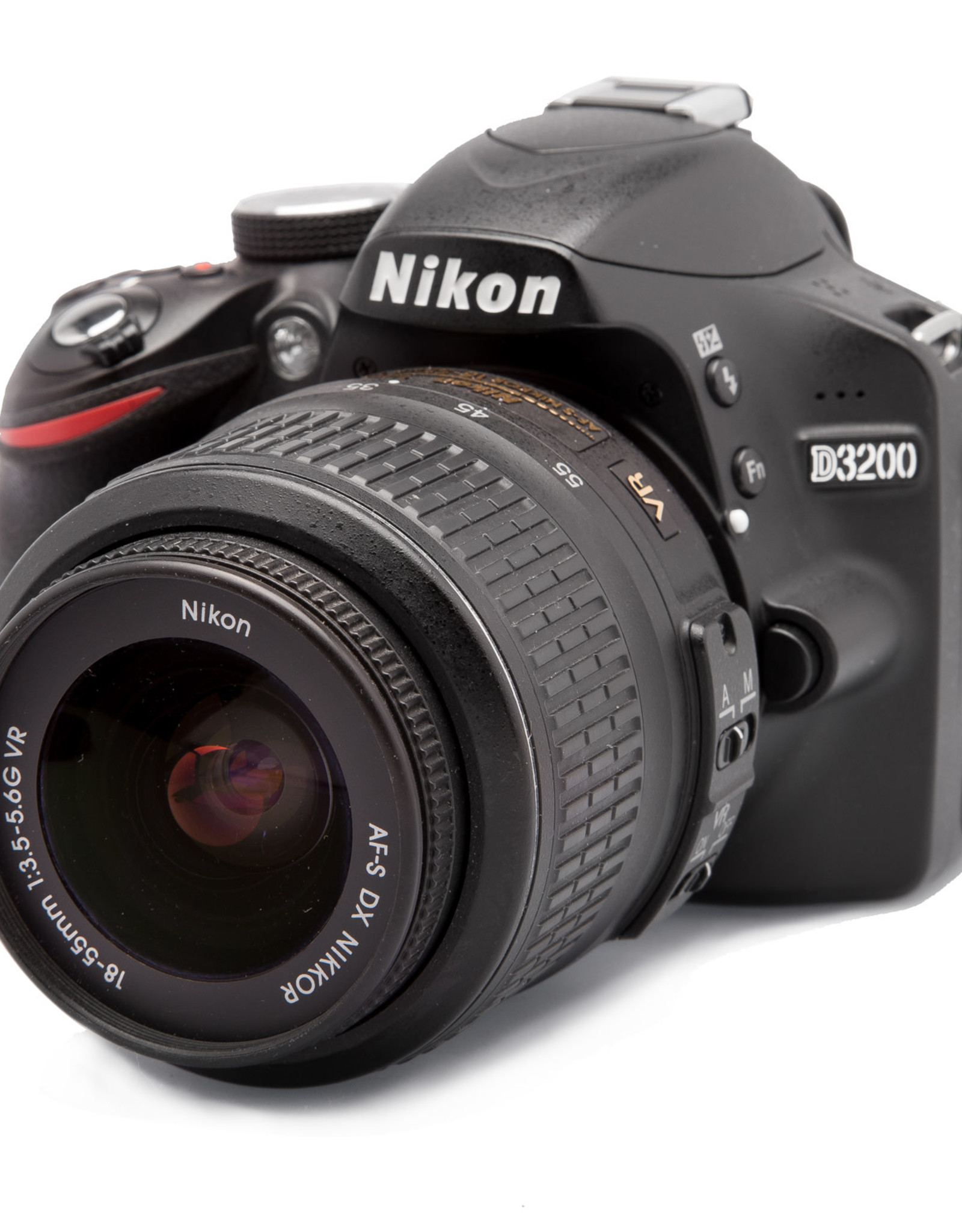 Nikon D3200 / AF-S NIKKOR 18-55mm 一眼レフ-