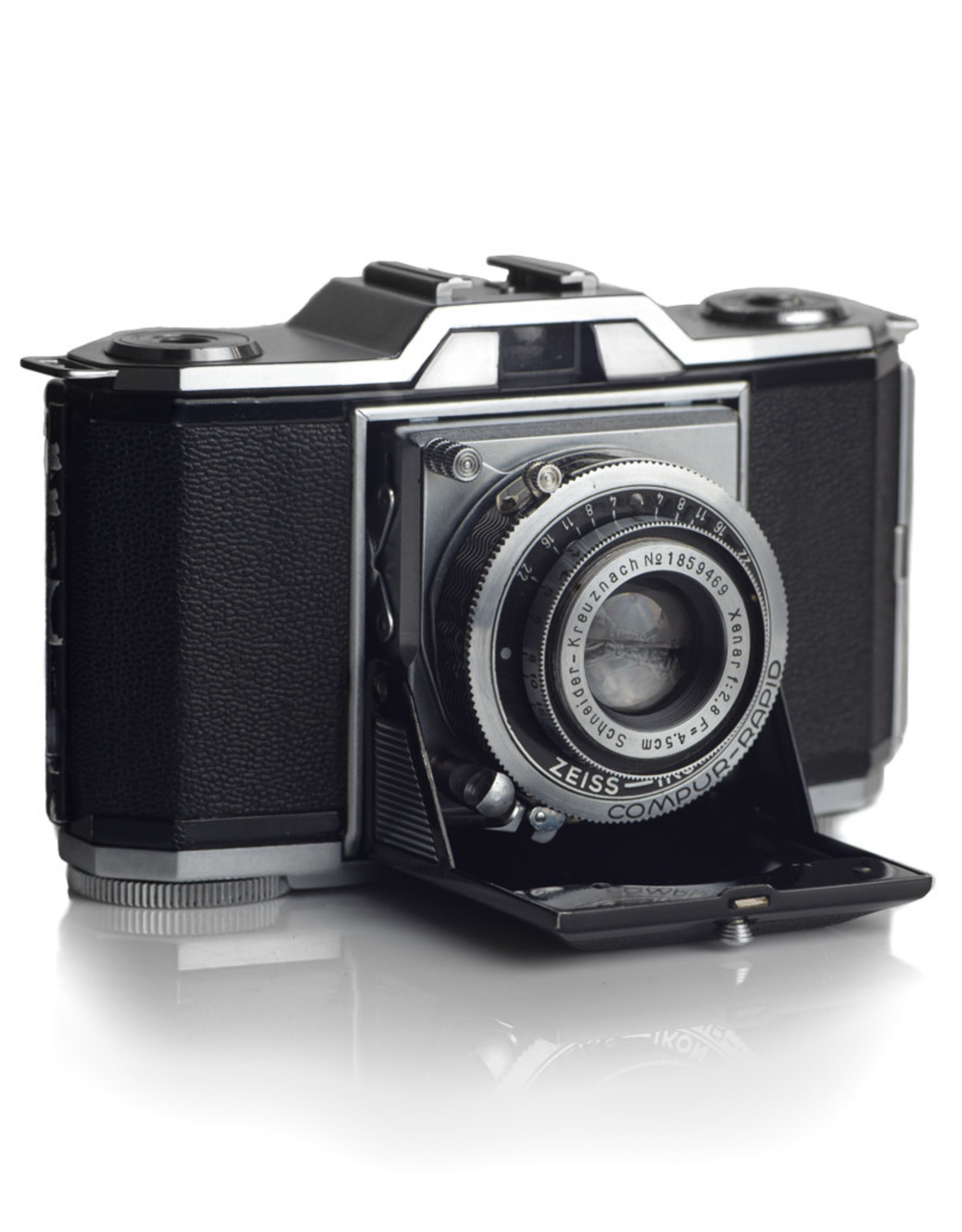 Zeiss Zeiss Ikon Ikonta 522/24 35mm Camera w/leather case