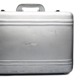 Zero Halliburton Zero Halliburton Reg Z Medium Aluminum Case