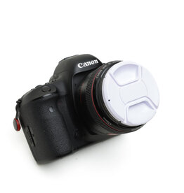 77mm White Center Pinch Lens Cap