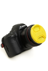 52mm Yellow Center Pinch Lens Cap