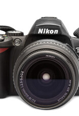 Nikon Nikon D40 Digital SLR Camera w/18-55mm Lens Semester Rental