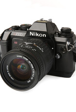 Nikon Nikon N2000 35mm SLR w/24-70mm lens Semester Rental