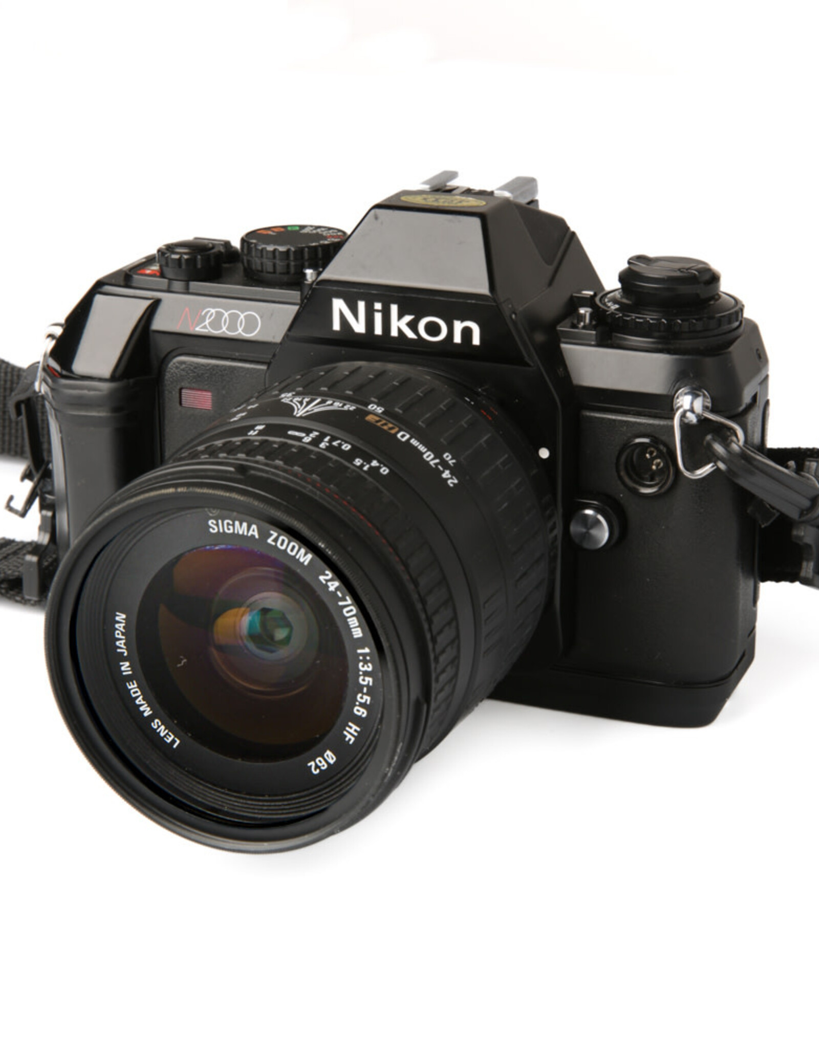 Nikon Nikon N2000 35mm SLR w/24-70mm lens Semester Rental