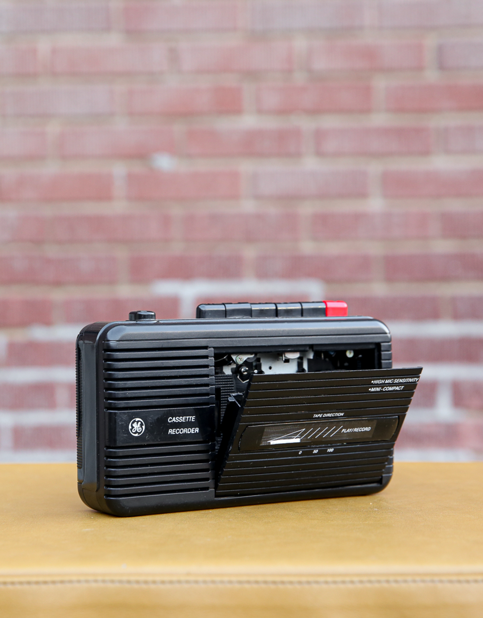 General Electric GE  Personal Cassette Tape Player/Recorder 3-5301B