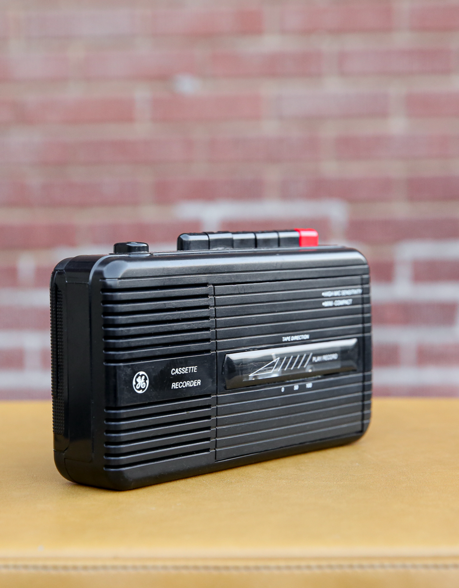General Electric GE  Personal Cassette Tape Player/Recorder 3-5301B