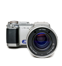 Sony Sony Cybershot DSC-F707V 5.0 MP Digital Point & Shoot Camera