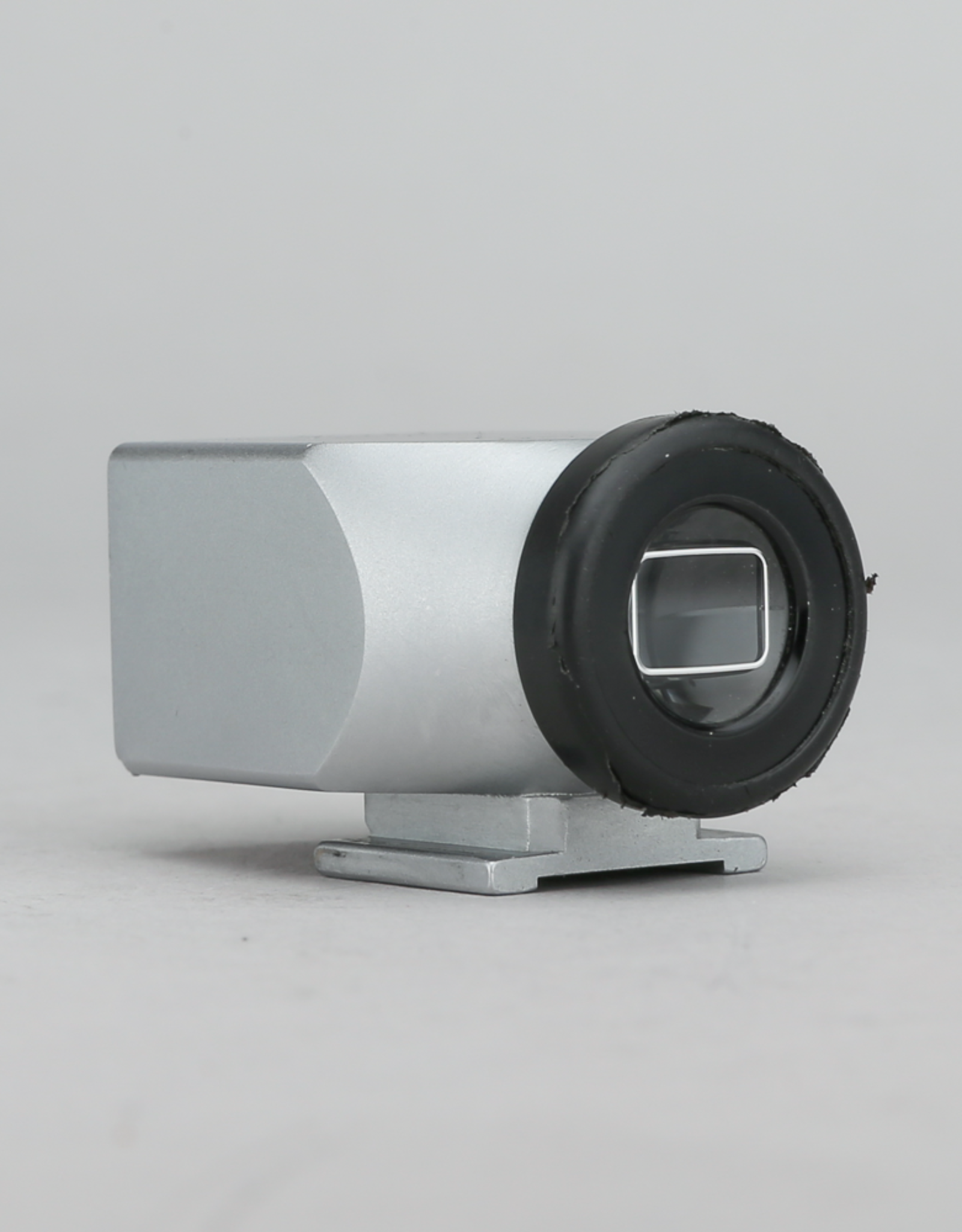 Leica Leica Super Angulon 21mm F/4 Wetzlar w/ IWKOO Hood & Cracked Viewfinder