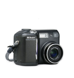 Nikon Nikon Coolpix 885 Compact Digital Camera