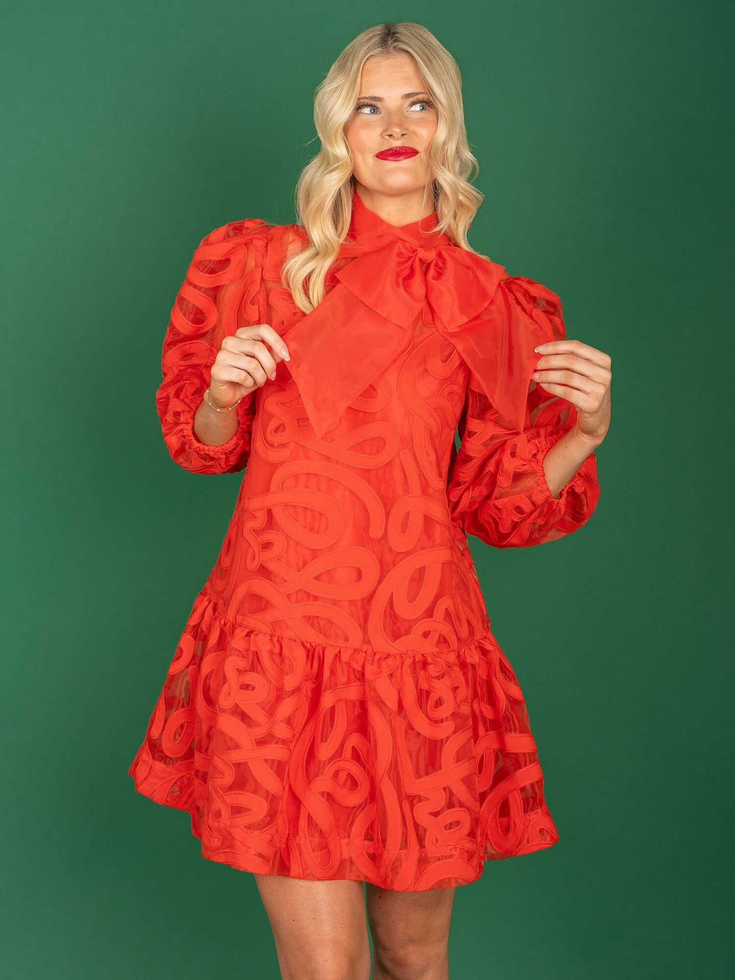 Flowing ribboned dress Bella litmus Flowing ribboned dress Bella litmus