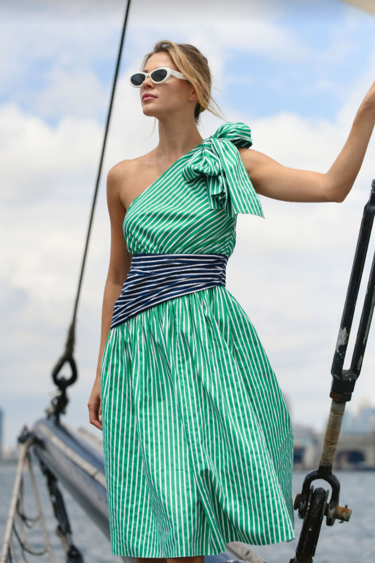ワンピース Dress Alexis M size Alexis One Shoulder Dress - Tulips in Little Rock