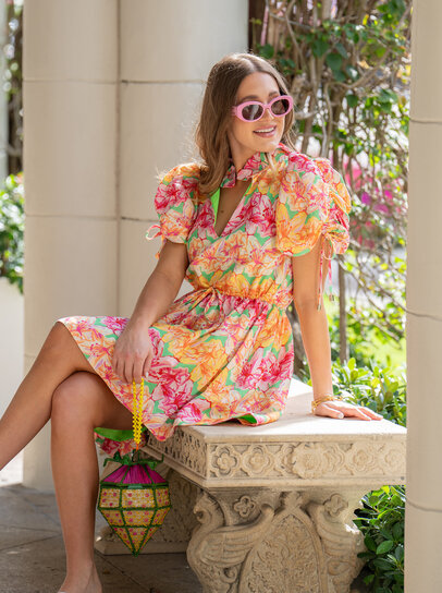 Dresses Tulips in Little Rock